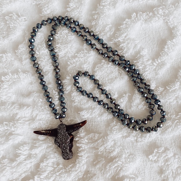 Gemelli Longhorn Skull Necklace - Picture 1 of 6
